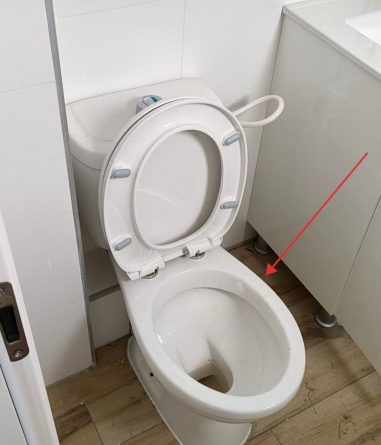 איטום חסר בחיבור הכלים הסניטריים